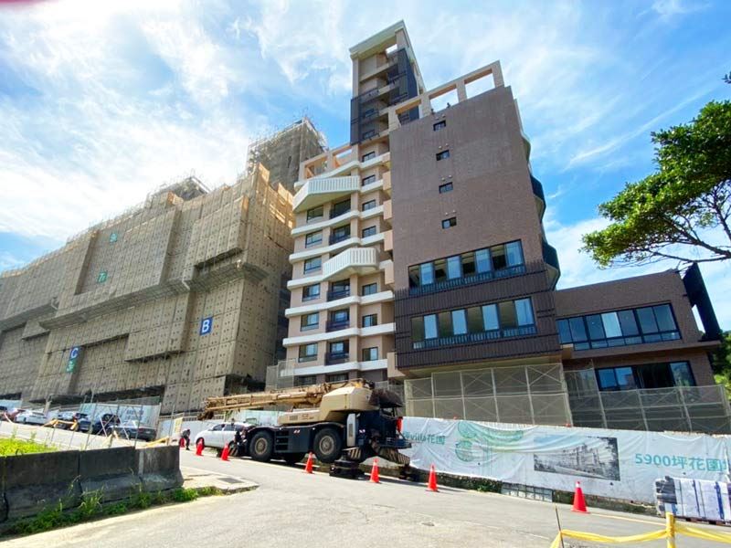 基隆高架地板 早安國揚社區中控室合金鋼高架地板新增案 合金鋼高架地版面材貼pvc地磚