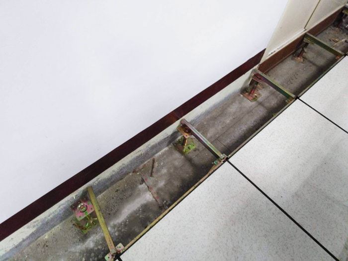 合金鋼高架地板-益靖高架地板施工新北市國立華僑高中